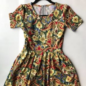 XS LULAROE AMELIA